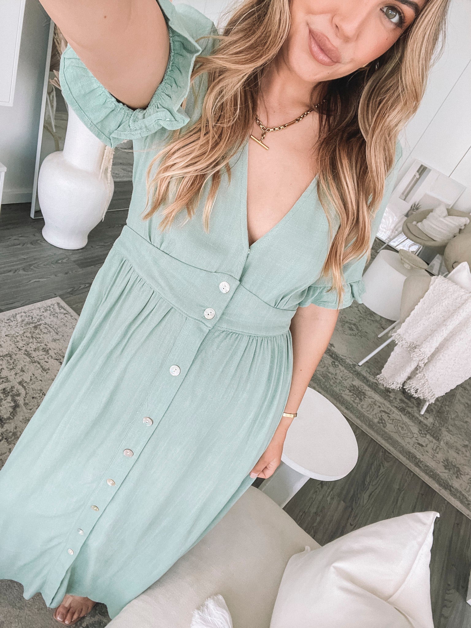 Elegant Summer Women's Midi Dress with V Neck and Button Closure
