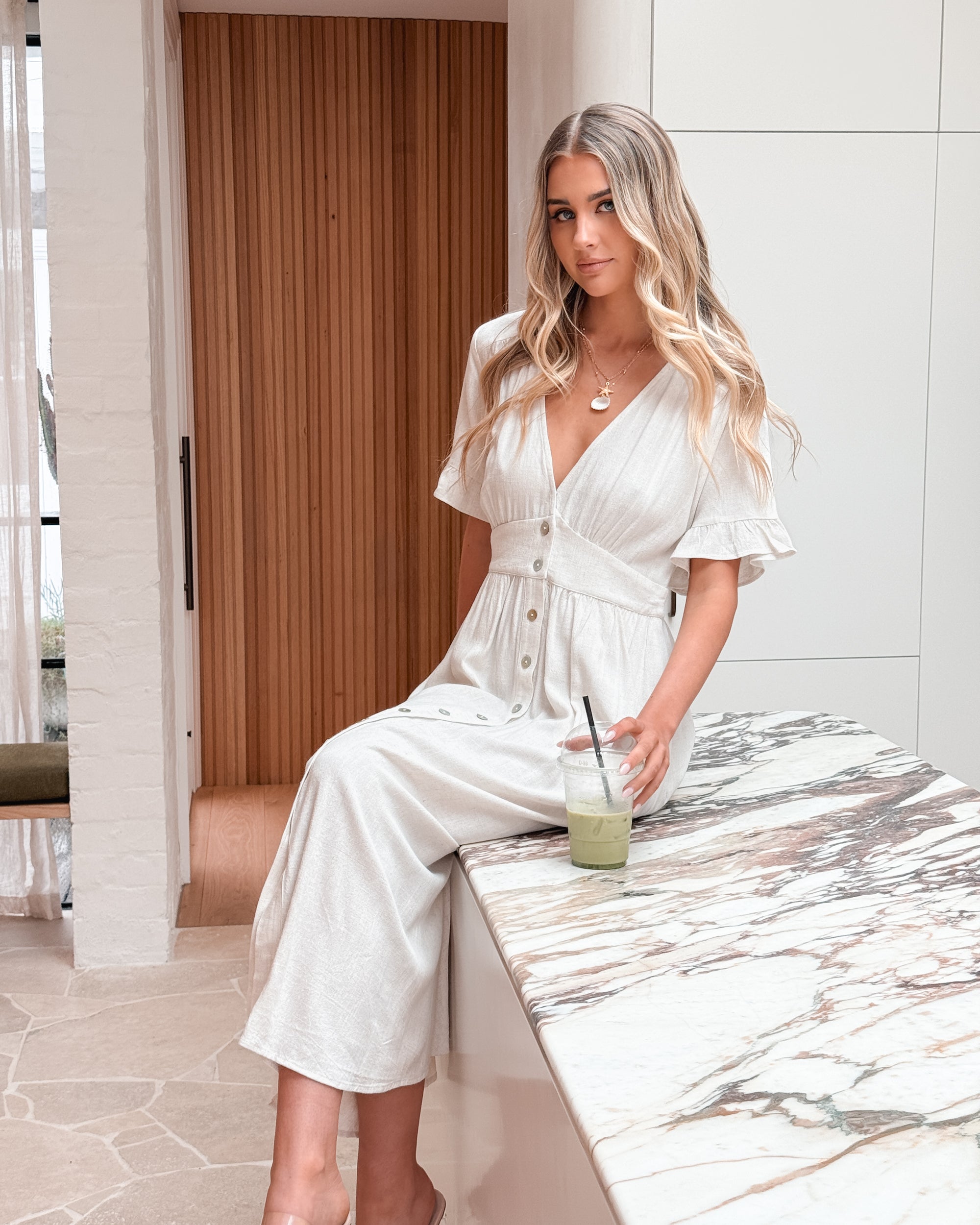 Luchtige Beige Midi Jurk Met V Hals En Knopen voor Vrouwen