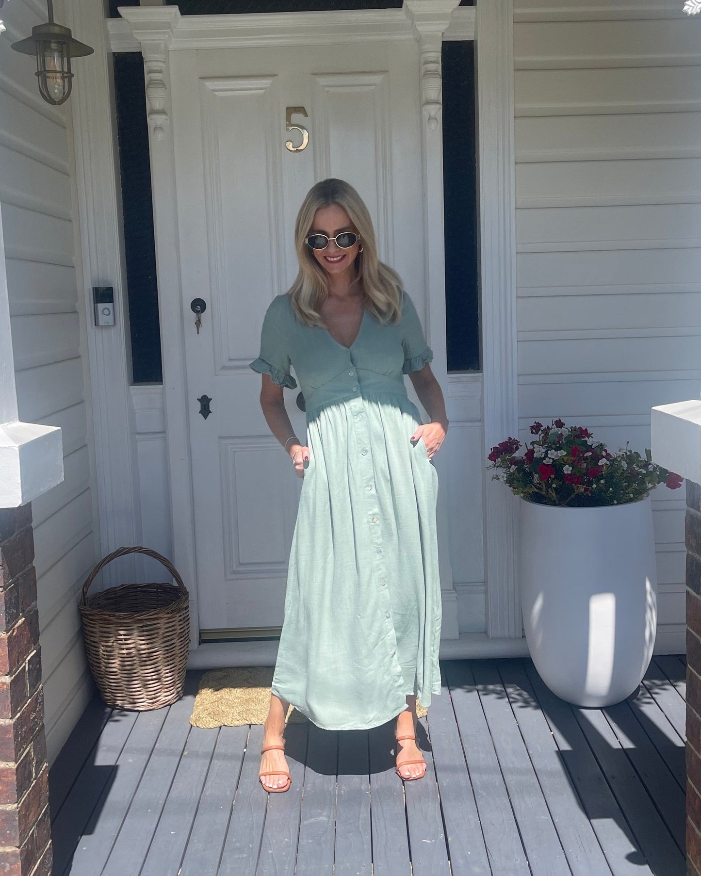Elegante Zomerse Dames Midi Jurk Met V Hals En Knoopsluiting