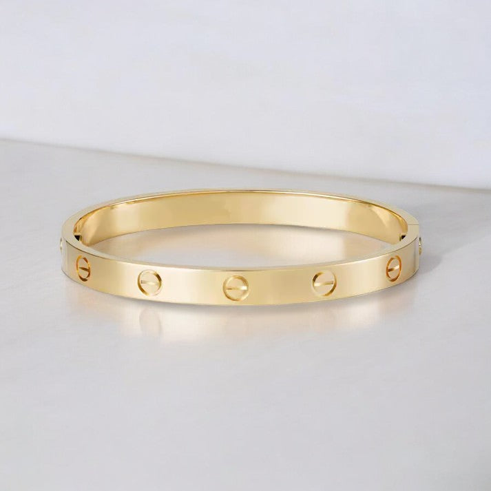 Jule | Elegant Gold Love Bracelet