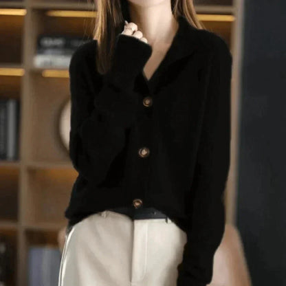 Amy | Warme Knitted Cardigan met Knoopdetail