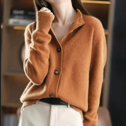 Amy | Warme Knitted Cardigan met Knoopdetail