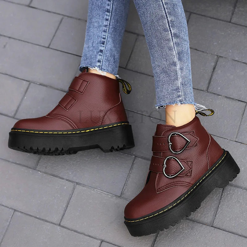 Comfortabele Dames Enkellaarsjes Met Hartgesp en Chunky Zool