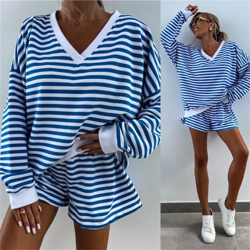 Oversized Women's Lounge Set with Striped Sweatshirt and Shorts