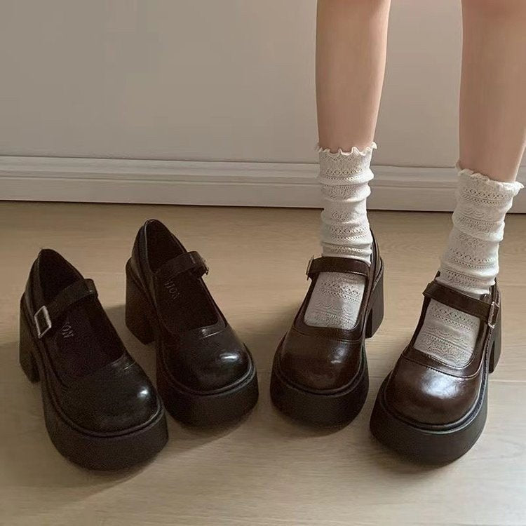 Stijlvolle Dames Pumps met Platform Zool en Gespsluiting