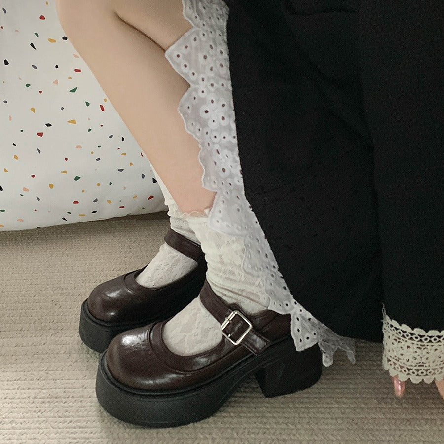 Stijlvolle Dames Pumps met Platform Zool en Gespsluiting