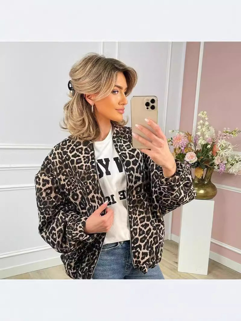 Trendy comfortabele dames bomberjack met luipaard print en rits
