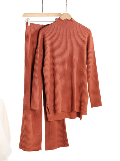 Comfortable Oversized Knitted Women's Set with Turtleneck