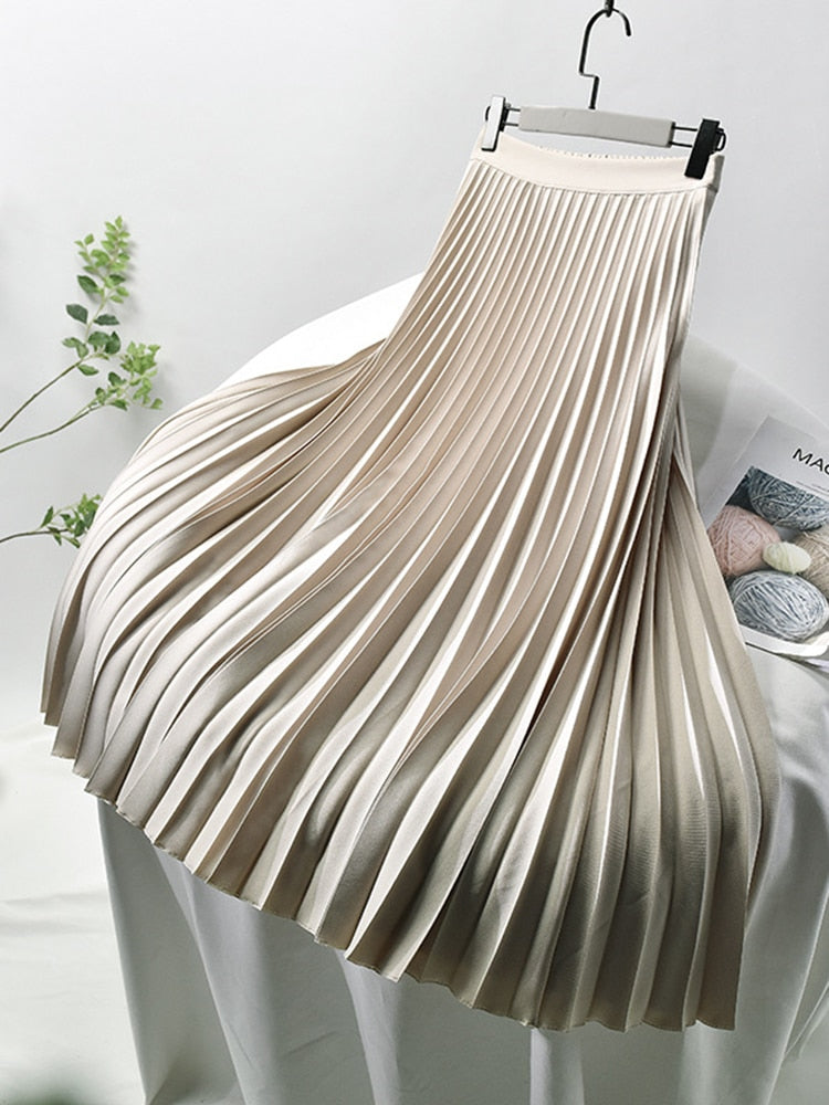 Malota | Satijnen Plissé Rok met Hoge Taille en Glanzende Finish