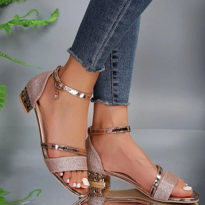 Maera | Sandalen met Enkelbandje en Glanzend Hakdetail