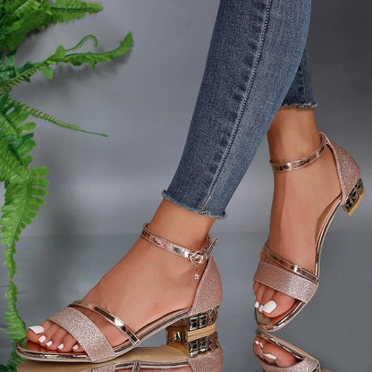Maera | Sandalen met Enkelbandje en Glanzend Hakdetail