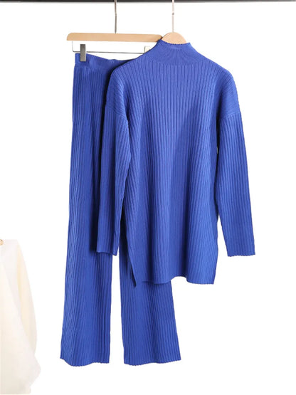 Comfortable Oversized Knitted Women's Set with Turtleneck