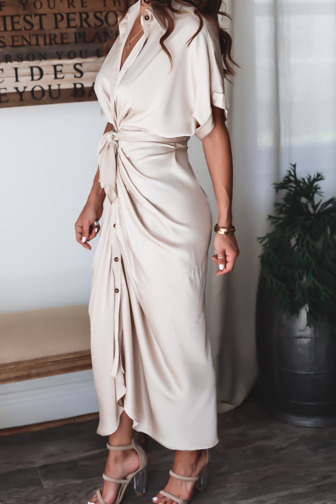 Sjaan | Strakke Knopen Midi Jurk