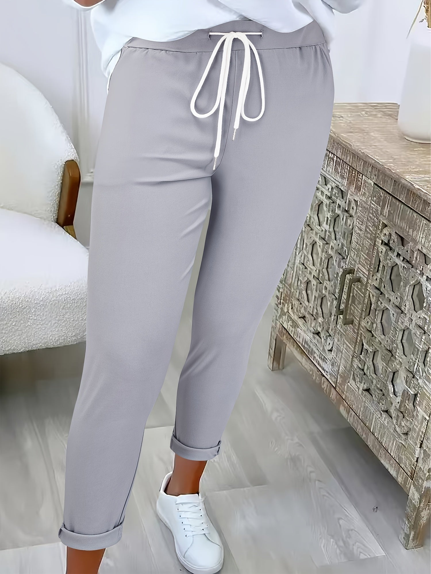Comfortable functional women's pants with elastic waist