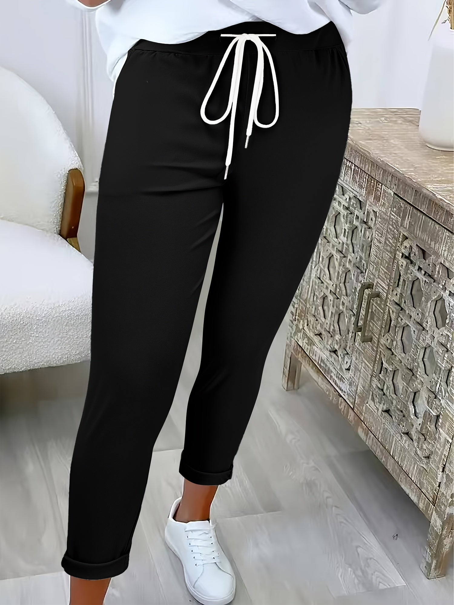 Comfortable functional women's pants with elastic waist