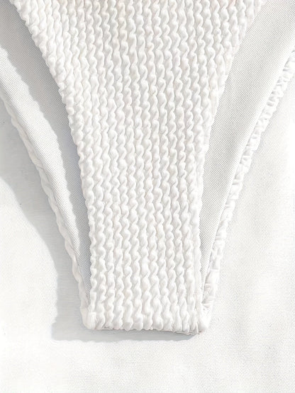 Mariessa | Minimalistische Bikiniset met Textuur en Triangel Top