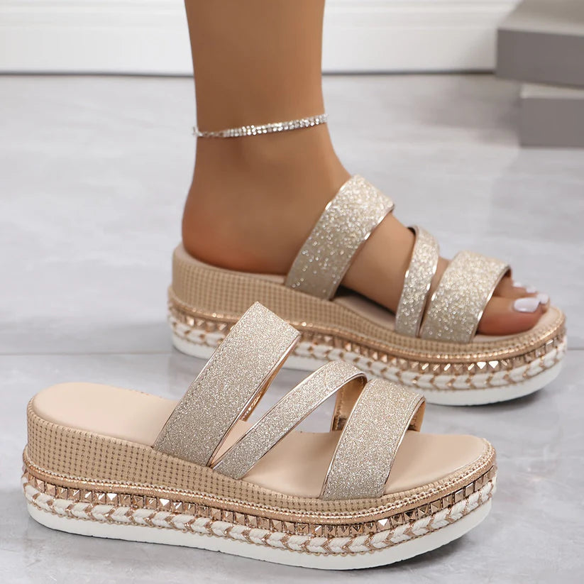 Sandales Plateforme Dorées Stylées pour Femmes avec Boucle et Bord Tressé