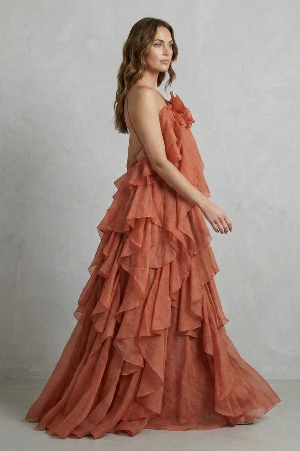 Zwierende Chiffon Dames Galajurk met Volant Lagen en Rozet Detail