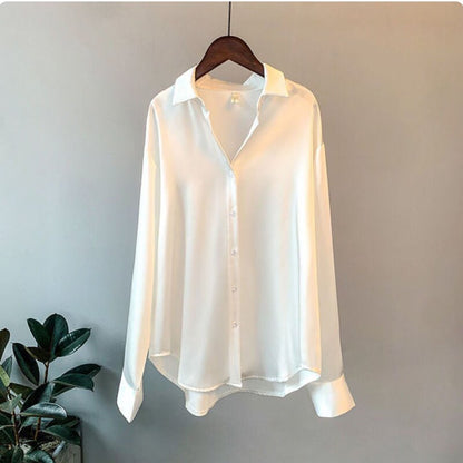 Ellen | Satijnen Oversized Blouse met Knoopsluiting
