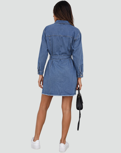 Bett| Robe en denim avec fermeture à boutons et accent taille