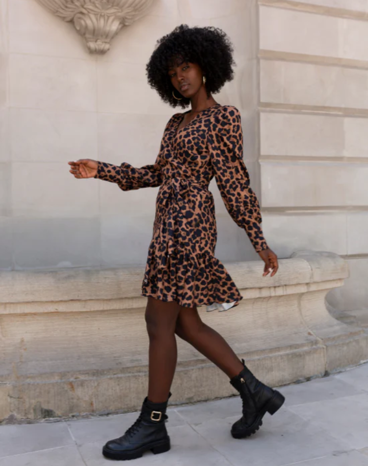 Robe mini de soirée à effet portefeuille avec manches longues
