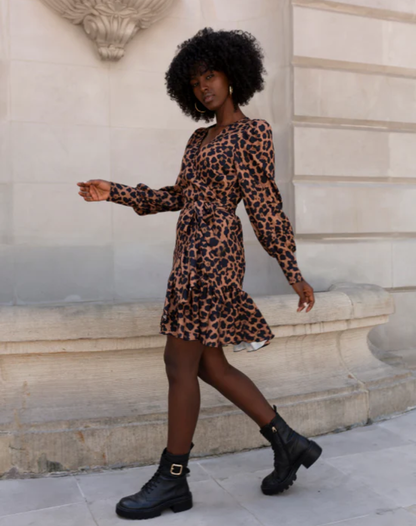 Robe mini de soirée à effet portefeuille avec manches longues