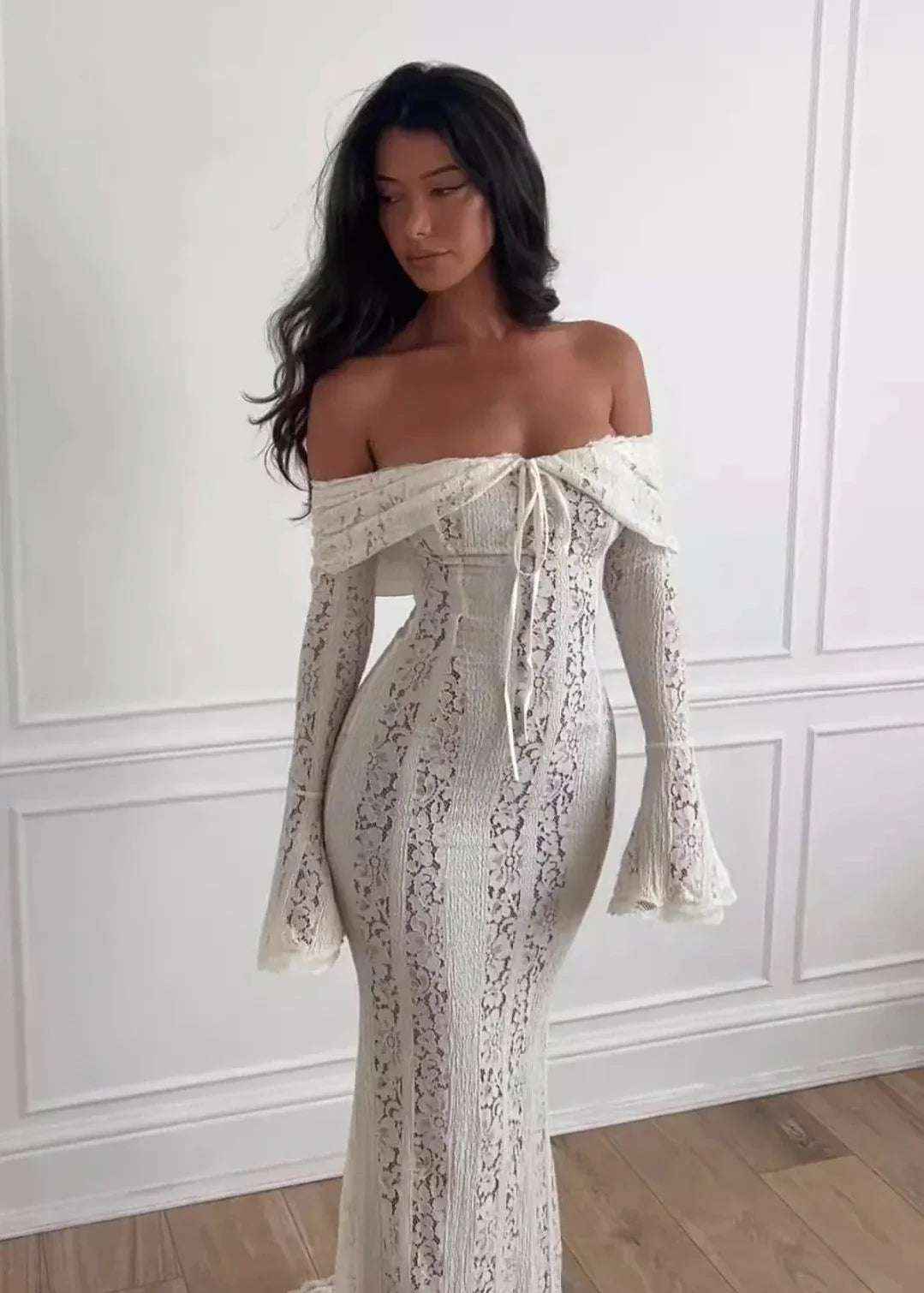 Jayda | Luxury Gala Dress Lace Maxi Dress with Off-Shoulder Design