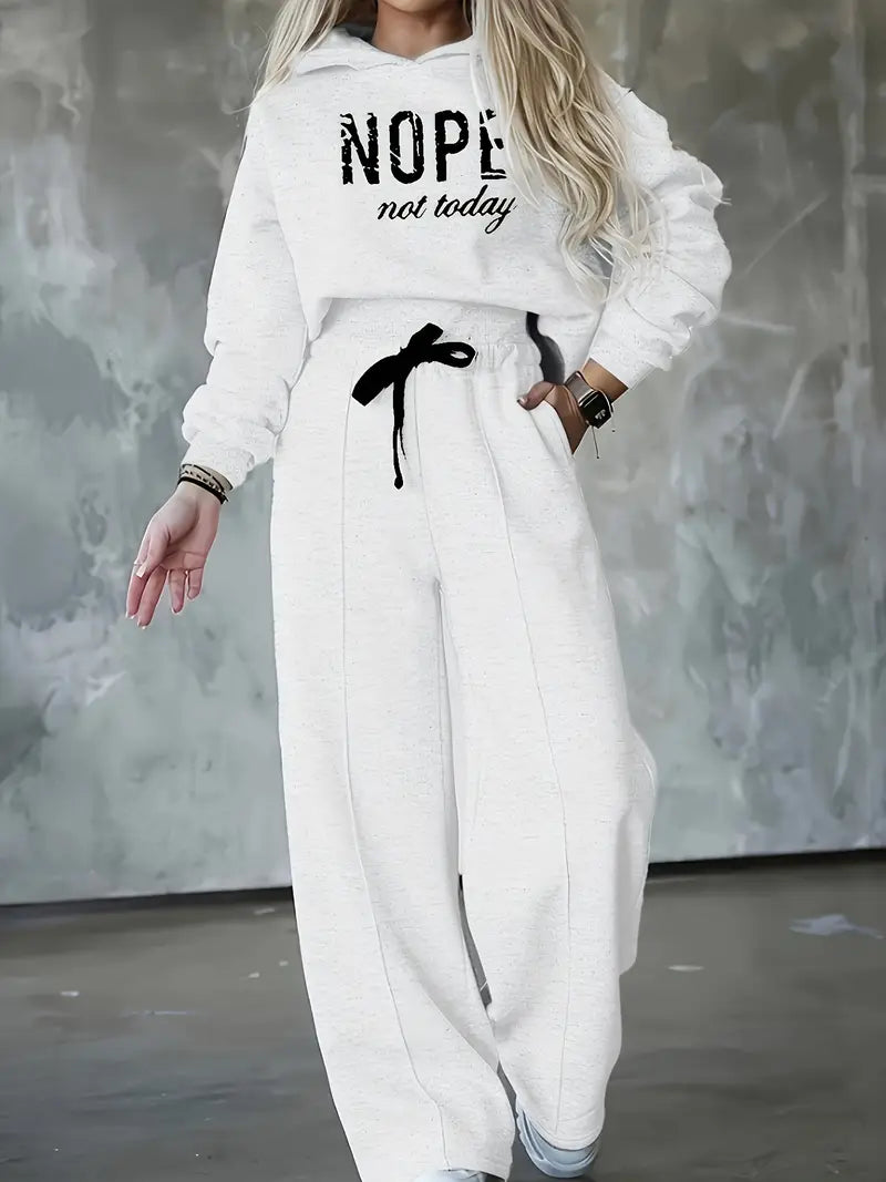 Mika | Casualowy dres z nadrukiem