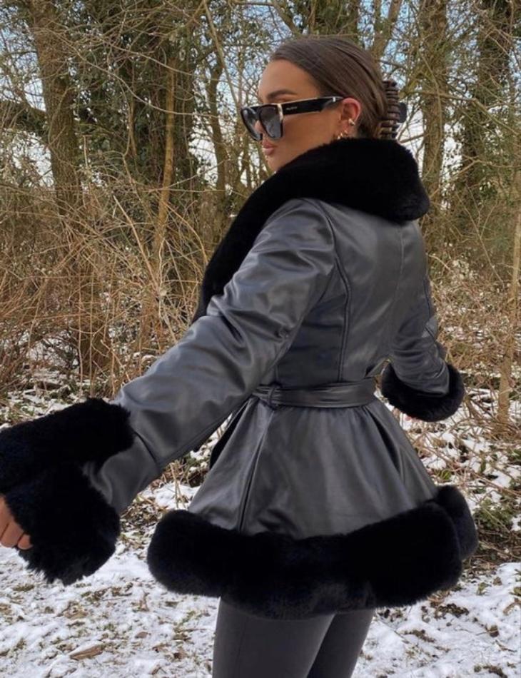 Luxe Dames Winterjas met Faux Fur en Ceintuur