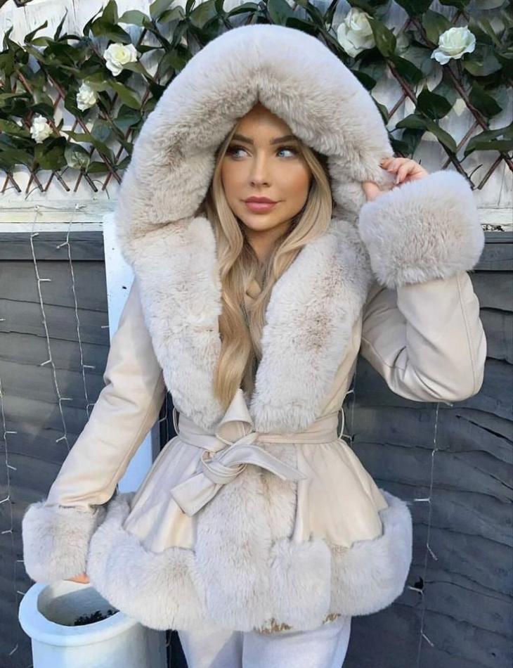 Luxe Dames Winterjas met Faux Fur en Ceintuur