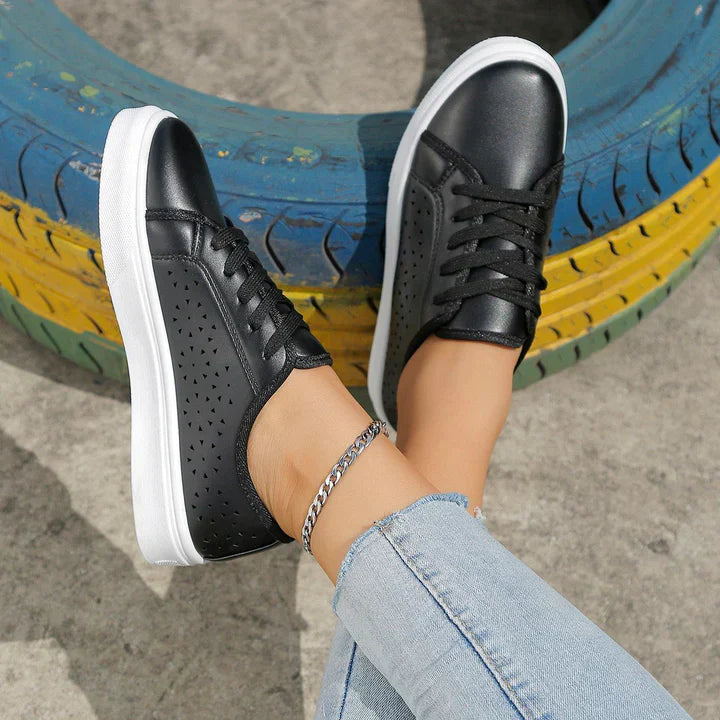 Philana | Trendy Geperforeerde Sneakers