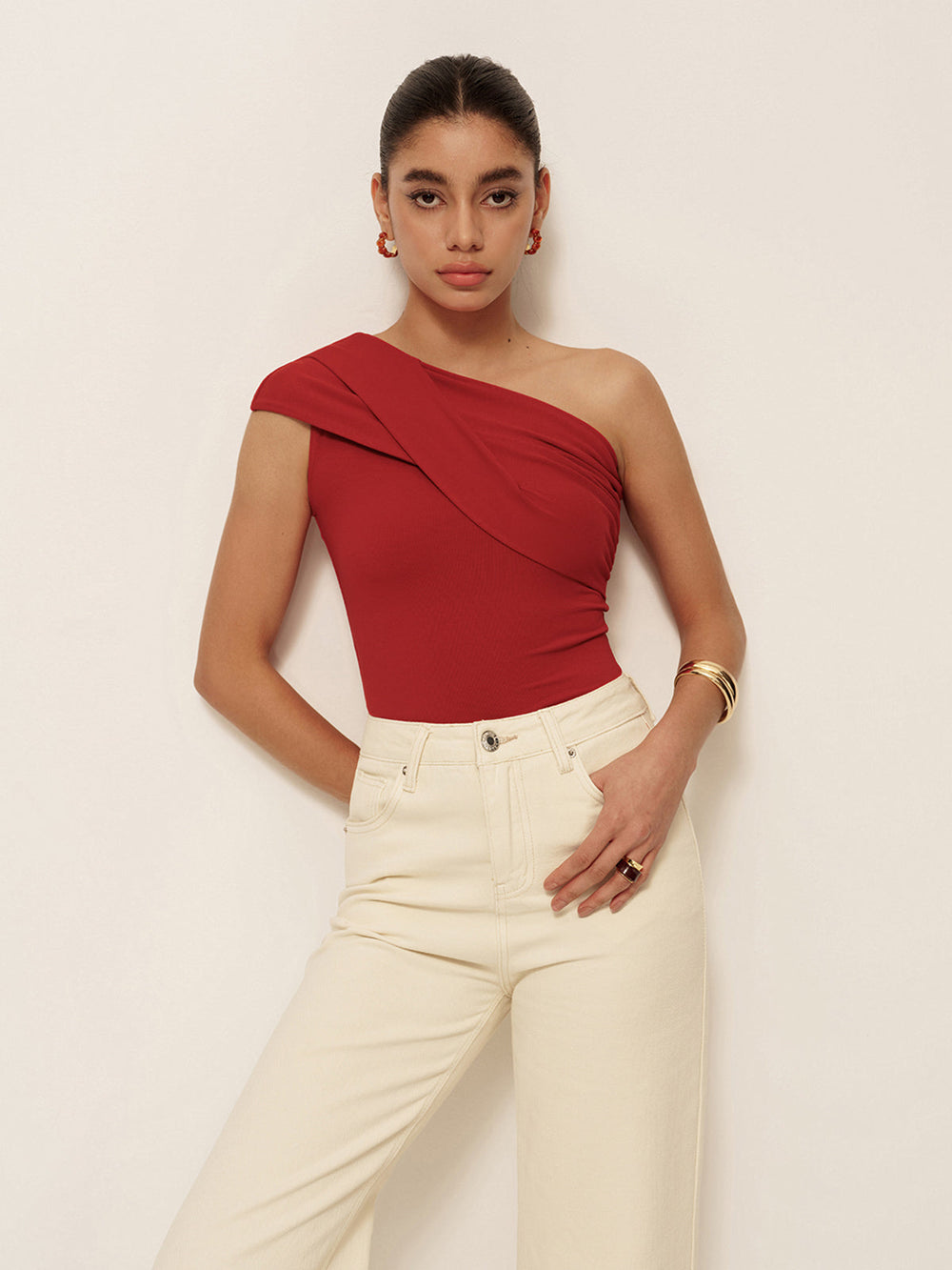 Becka | Elegante One-Shoulder Top