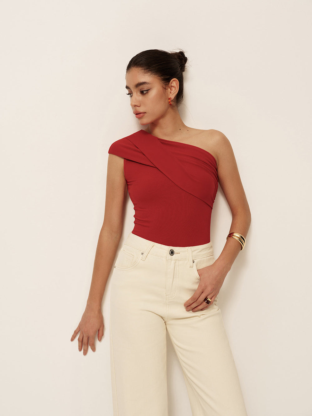 Becka | Elegante One-Shoulder Top