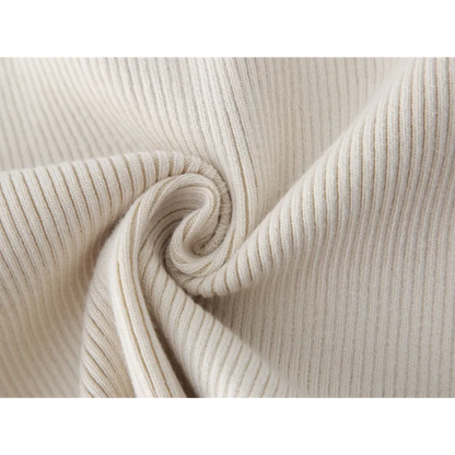 Ensemble tricoté élégant pour femmes avec col roulé et jupe midi