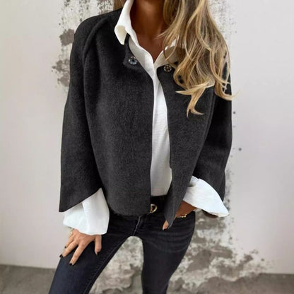 Luxe warme dames wollen jas met korte pasvorm en knoopsluiting