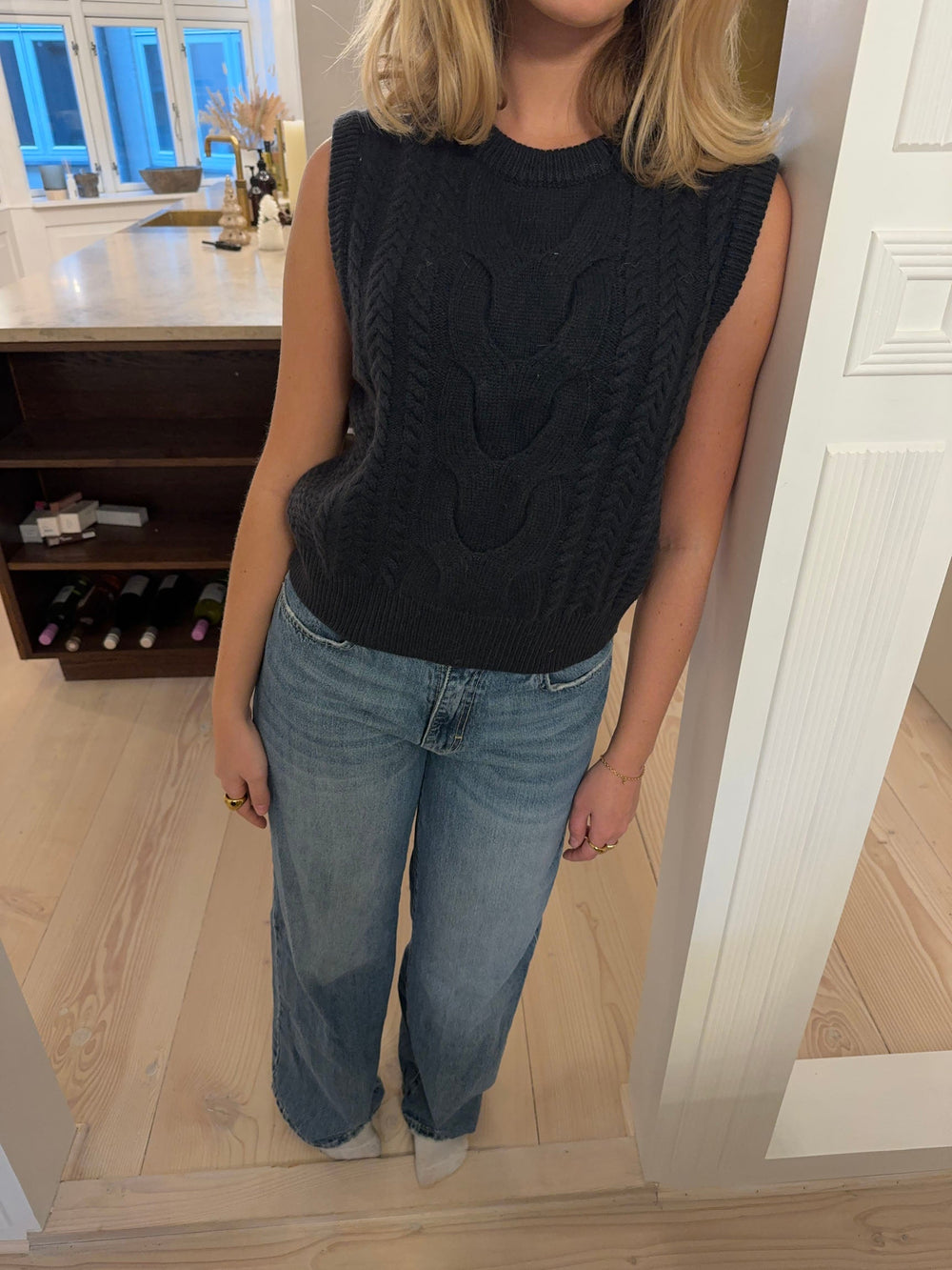 Knitted Black Stylish Women's Sleeveless Top with Cable Pattern
