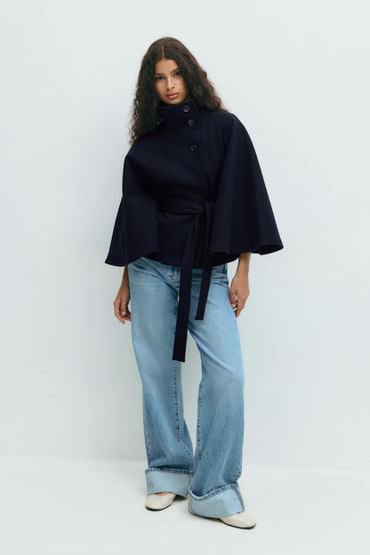 Veste Cape Courte à Col Montant pour Femme - Emilia Lane