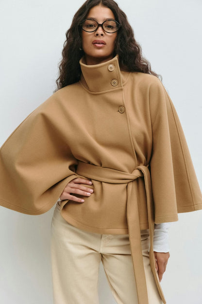Veste Cape Courte à Col Montant pour Femme - Emilia Lane