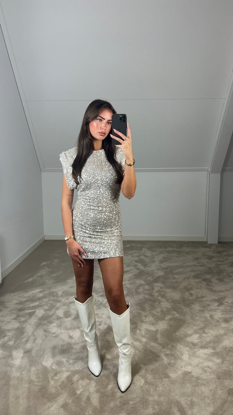 VIVIANA | Pailletten Mini Jurk met Schoudervulling – Glamoureus & Krachtig - De Mode Outlet