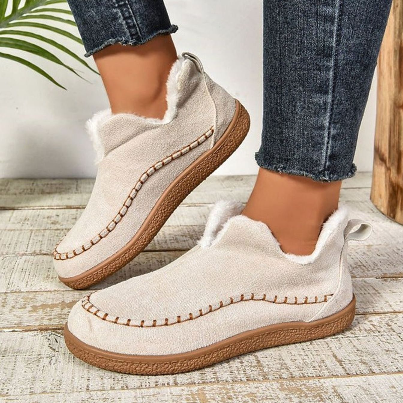 Women's Fleece-Lined Slip-On Suede Moccasin Loafers - White