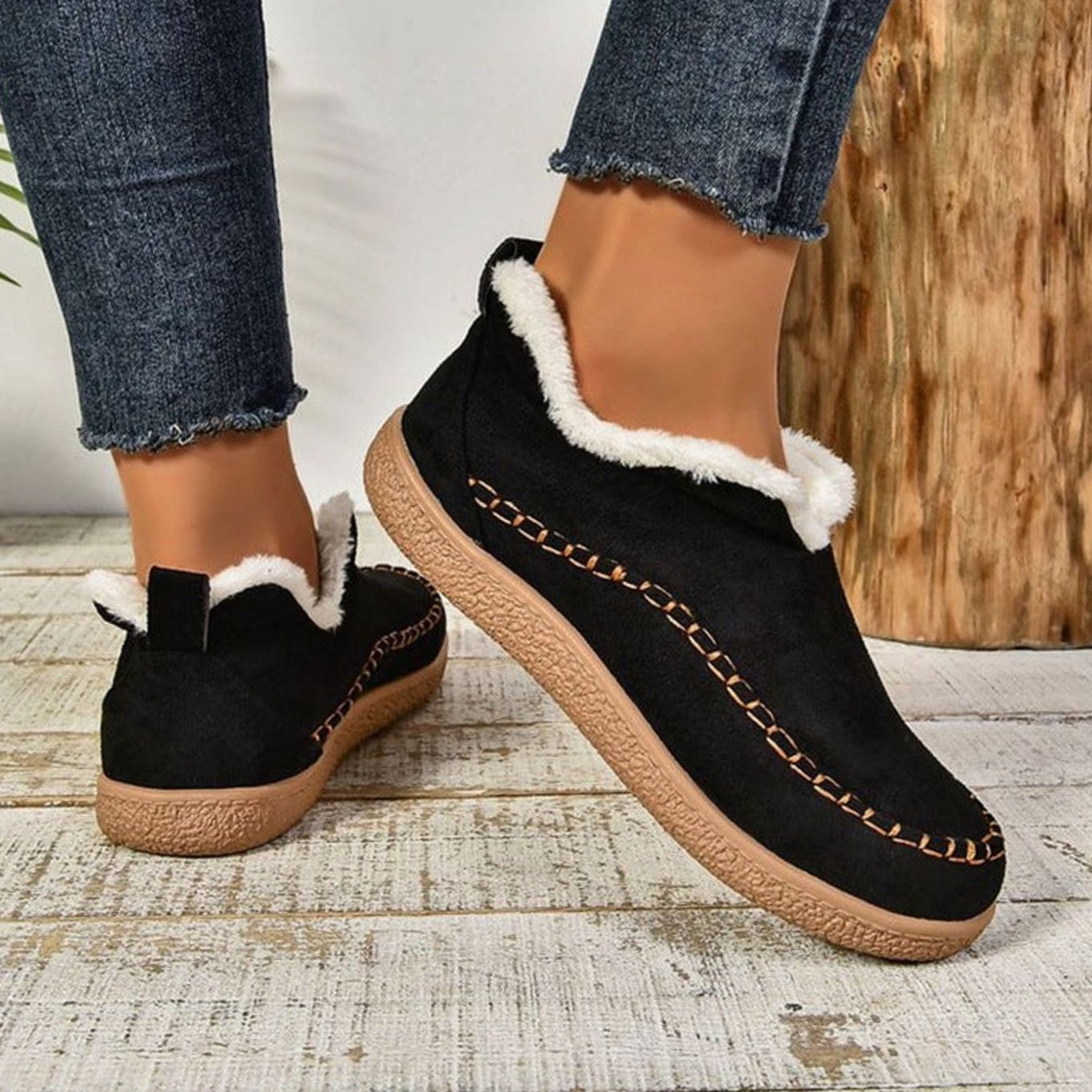 Women's Fleece-Lined Slip-On Suede Moccasin Loafers - Black